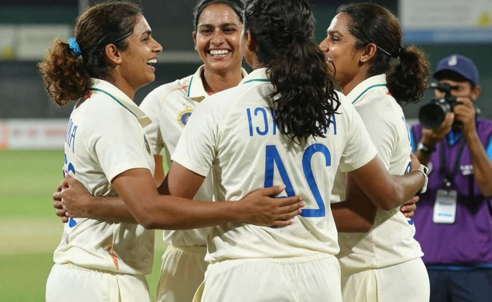 ম্যাডসেনের এক বছরের চুক্তি: ডার্বিশায়ার কিনেছে নেতৃত্ব, বাঁধেনি ভবিষ্যৎ