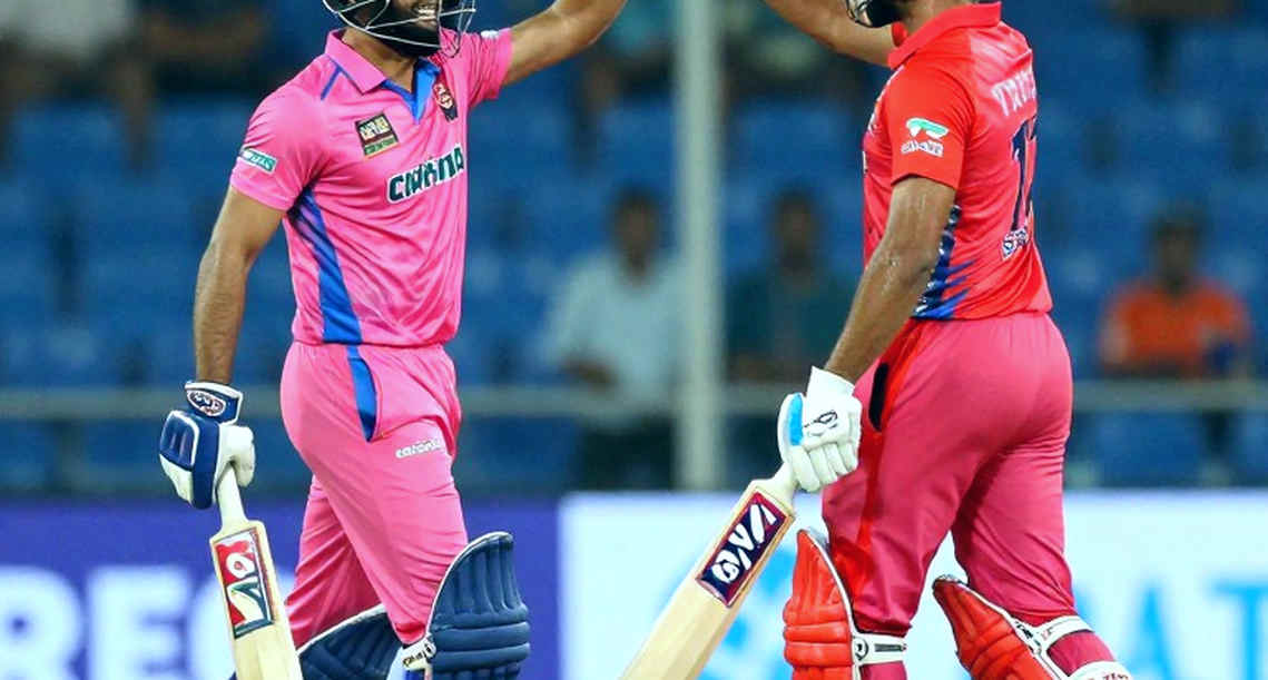 ফারহান দুই নম্বরে, আবরার যৌথ তিনে — তবু পাকিস্তানের 'ঢেউ' নয়, মাঝের সারিটা নামছে